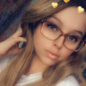 Meet your Posher, Caitlyn